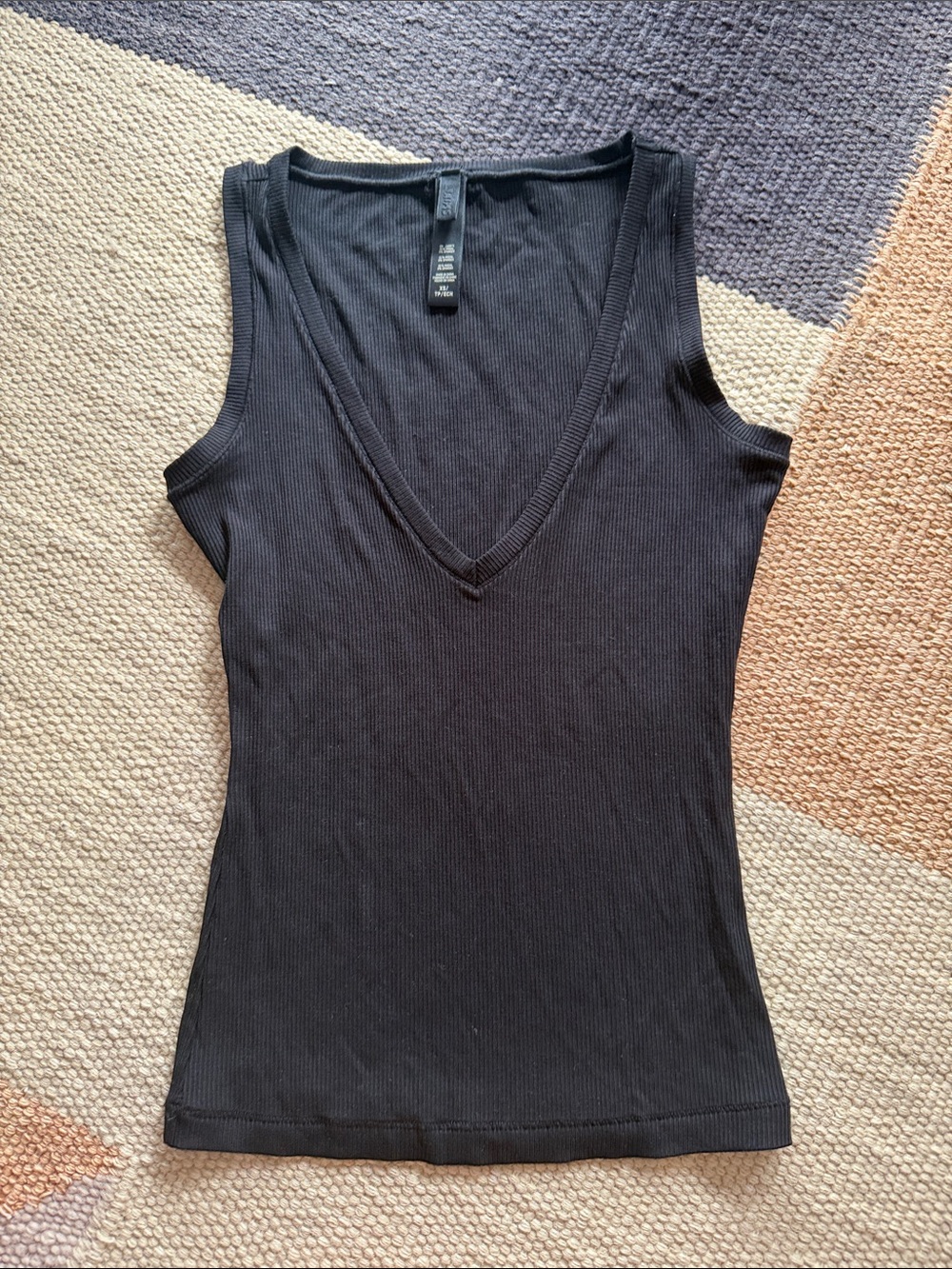 NWOT skims vneck tank